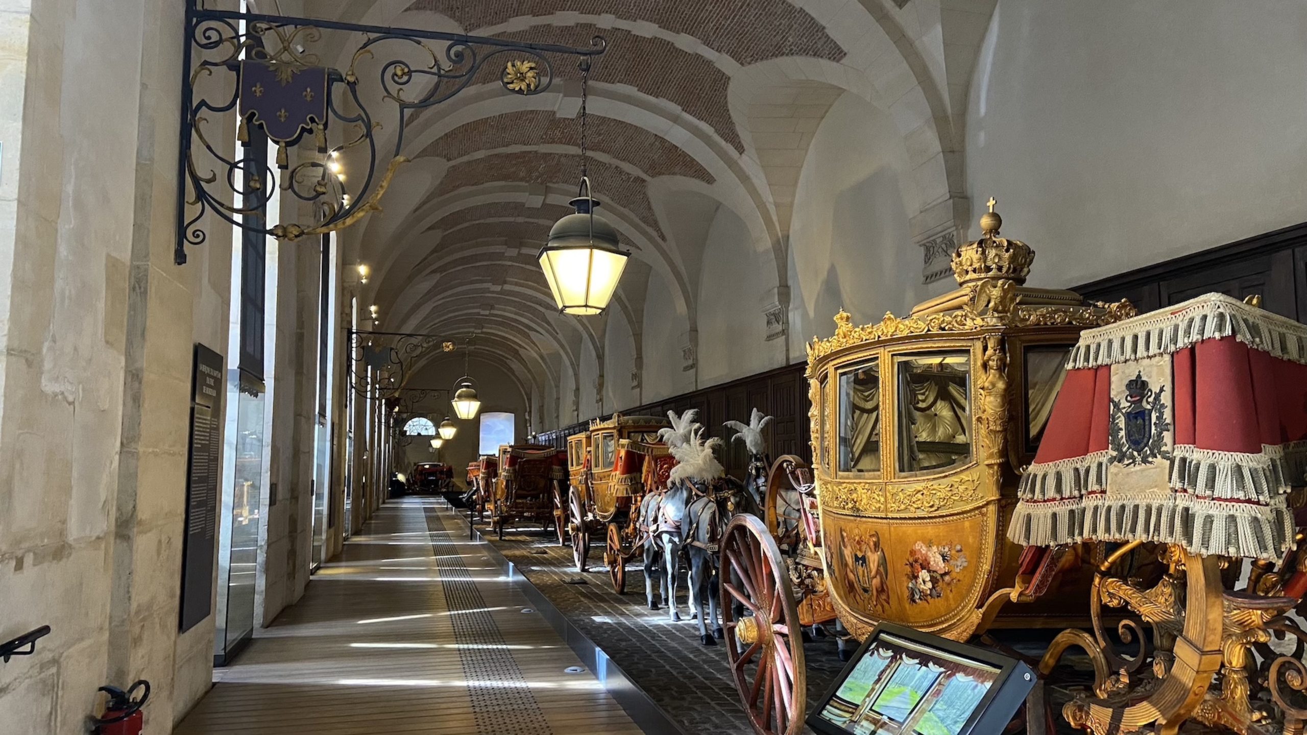 Galerie-des-carrosses-Versailles-Unendliche-Studio